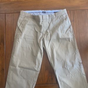 Gap fit men's khakis size 34x30
